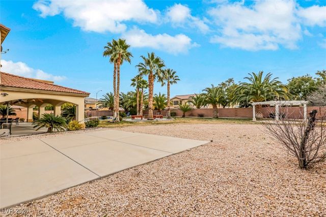 5817 Ponderosa Verde Place, Las Vegas, NV 89131