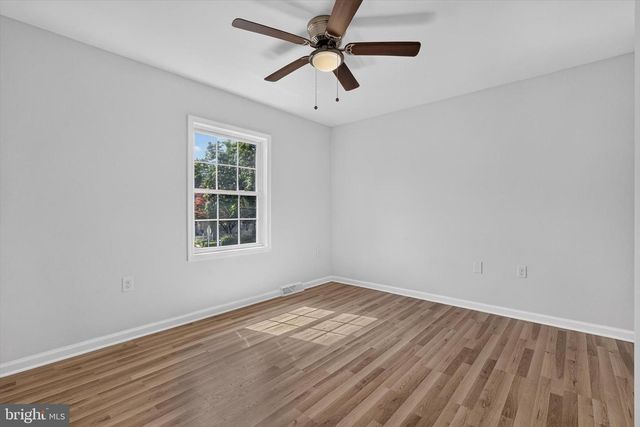 2 RASPBERRY DR, Mechanicsburg, PA 17050