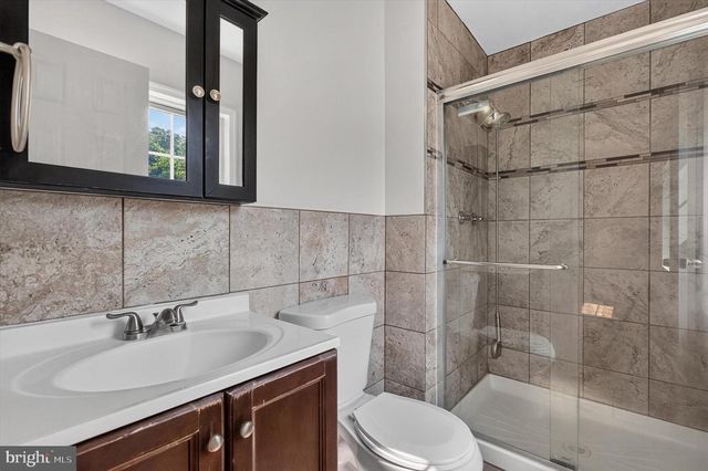 2 RASPBERRY DR, Mechanicsburg, PA 17050