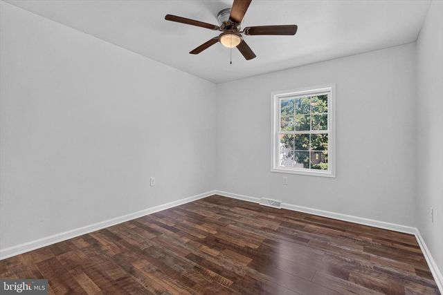 2 RASPBERRY DR, Mechanicsburg, PA 17050