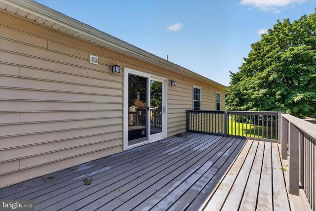 2 RASPBERRY DR, Mechanicsburg, PA 17050