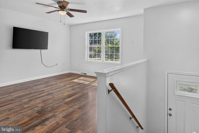 2 RASPBERRY DR, Mechanicsburg, PA 17050
