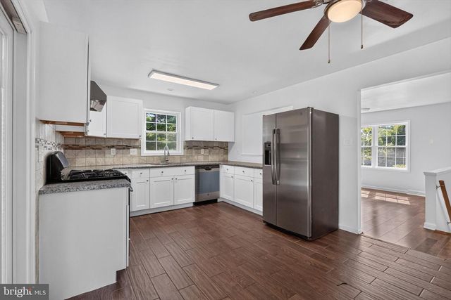 2 RASPBERRY DR, Mechanicsburg, PA 17050
