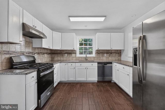 2 RASPBERRY DR, Mechanicsburg, PA 17050