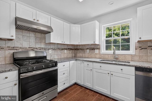 2 RASPBERRY DR, Mechanicsburg, PA 17050