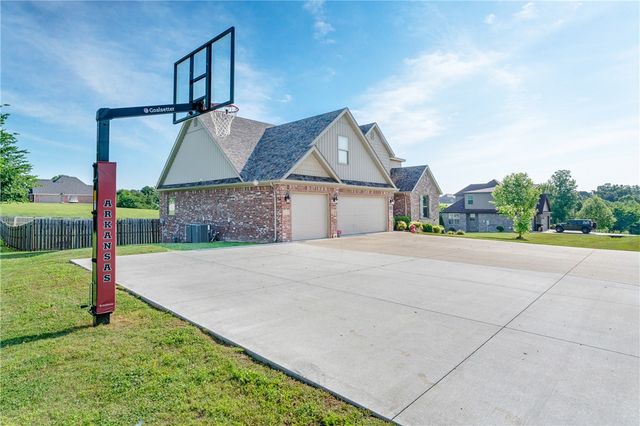 18916 Mallory Xing, Siloam Springs, AR 72761