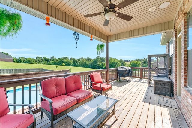 18916 Mallory Xing, Siloam Springs, AR 72761
