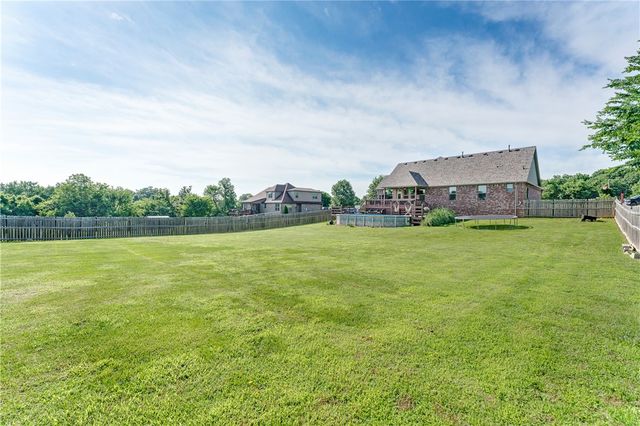18916 Mallory Xing, Siloam Springs, AR 72761