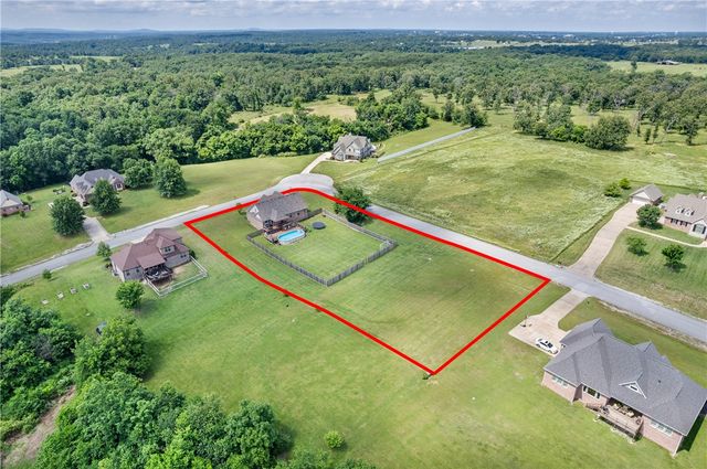 18916 Mallory Xing, Siloam Springs, AR 72761