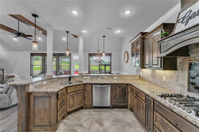 18916 Mallory Xing, Siloam Springs, AR 72761