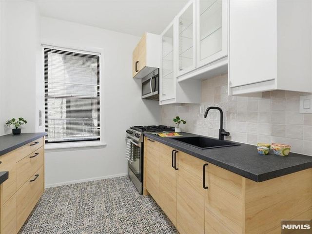 141 Duncan Avenue 6, Jersey City, NJ 07306