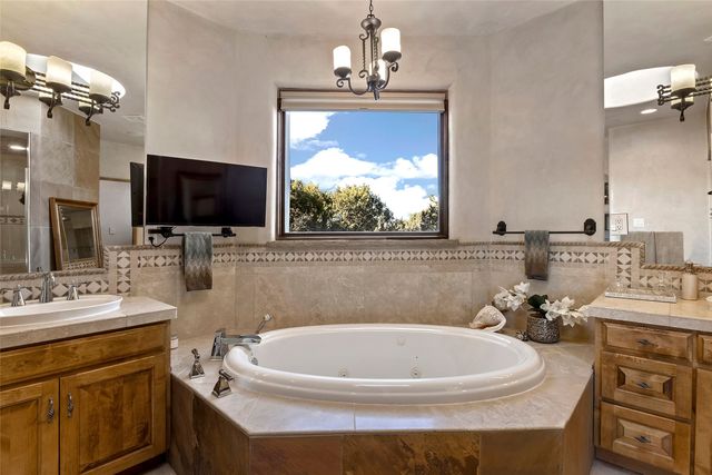 39 Calle Mi Gusto, Santa Fe, NM 87506