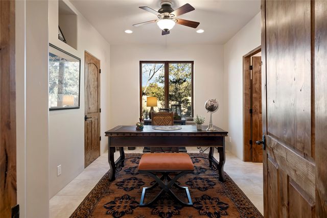 39 Calle Mi Gusto, Santa Fe, NM 87506