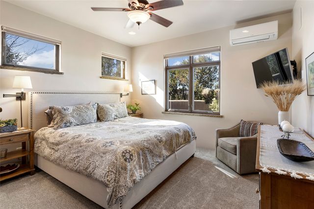 39 Calle Mi Gusto, Santa Fe, NM 87506