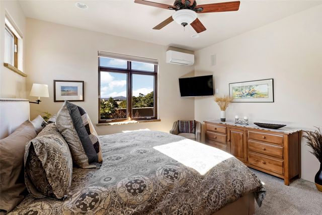 39 Calle Mi Gusto, Santa Fe, NM 87506