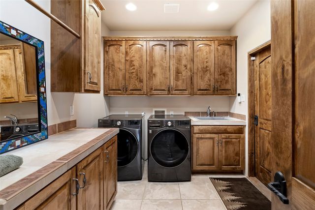 39 Calle Mi Gusto, Santa Fe, NM 87506