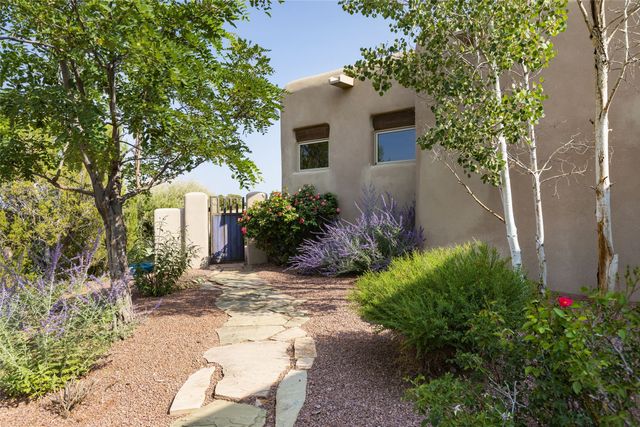 39 Calle Mi Gusto, Santa Fe, NM 87506