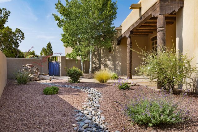 39 Calle Mi Gusto, Santa Fe, NM 87506