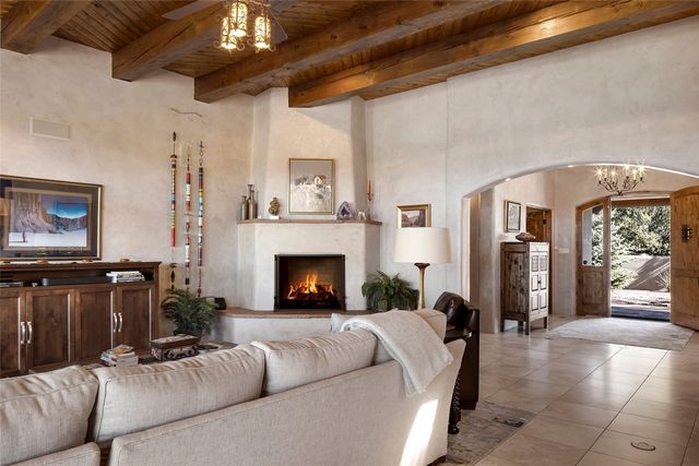 39 Calle Mi Gusto, Santa Fe, NM 87506