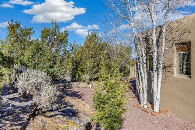 39 Calle Mi Gusto, Santa Fe, NM 87506