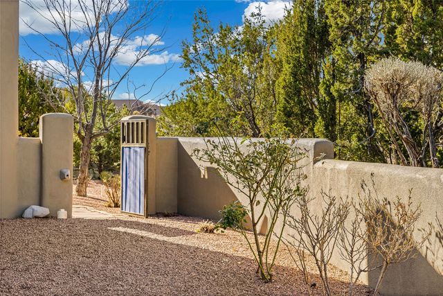 39 Calle Mi Gusto, Santa Fe, NM 87506