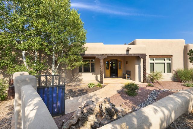 39 Calle Mi Gusto, Santa Fe, NM 87506