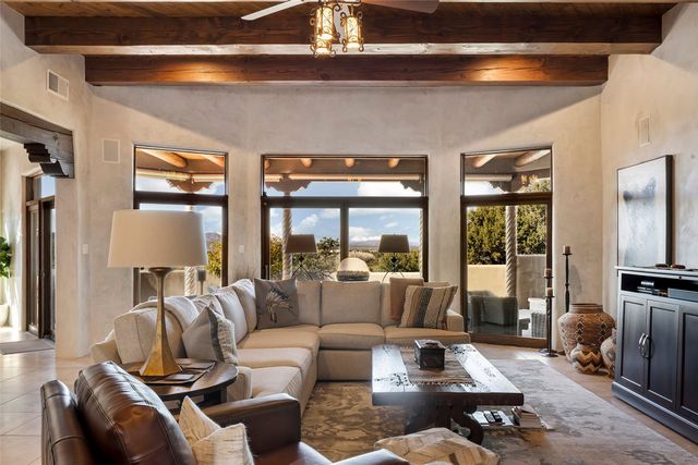 39 Calle Mi Gusto, Santa Fe, NM 87506