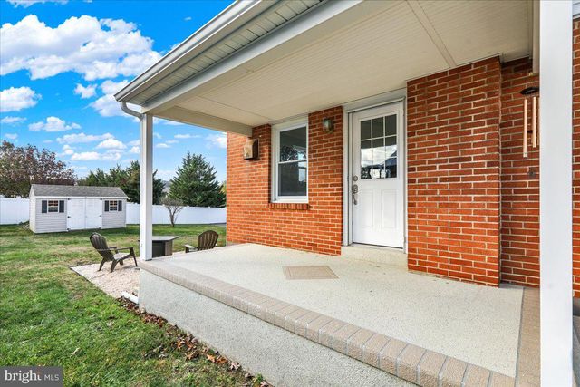 88 E COLLEGE AVE, Wernersville, PA 19565