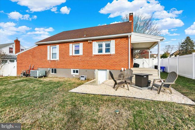 88 E COLLEGE AVE, Wernersville, PA 19565