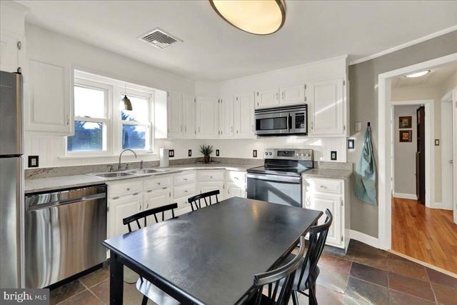 88 E COLLEGE AVE, Wernersville, PA 19565