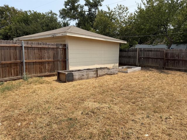 2509 Normont Circle, Fort Worth, TX 76103