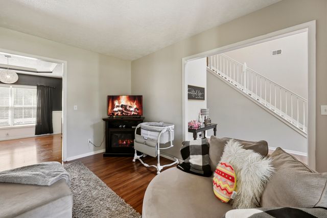 129 Cross Creek Drive, Paris, KY 40361