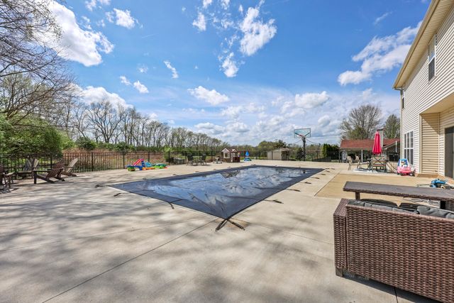 129 Cross Creek Drive, Paris, KY 40361