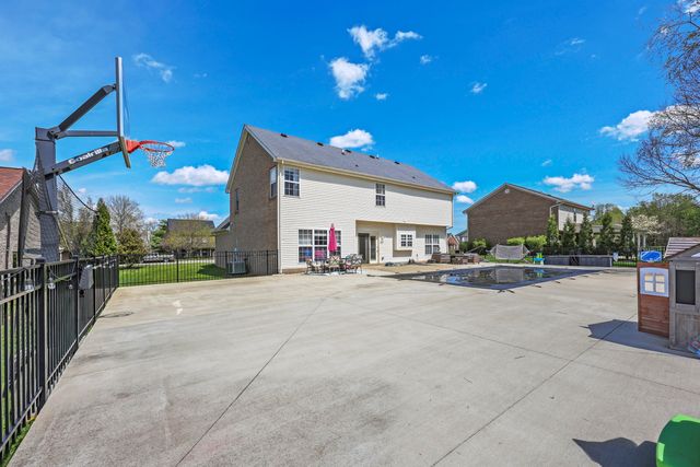 129 Cross Creek Drive, Paris, KY 40361