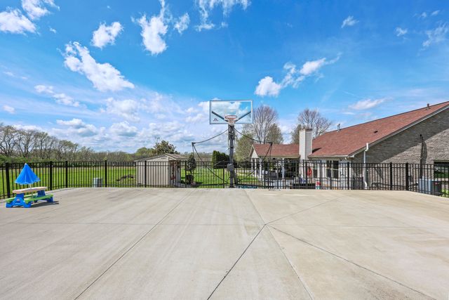 129 Cross Creek Drive, Paris, KY 40361