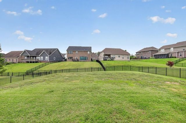 2323 Stockwood Trl, Thompsons Station, TN 37179
