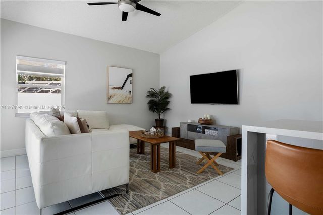 10698 SW 21st St, Miramar, FL 33025
