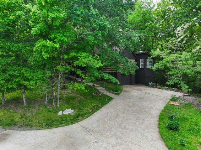 460 Seven Springs Rd, Clarksville, TN 37043