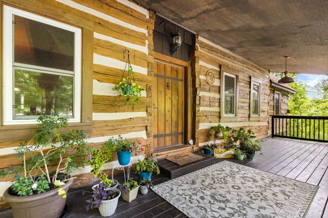 460 Seven Springs Rd, Clarksville, TN 37043