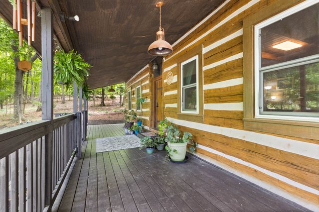 460 Seven Springs Rd, Clarksville, TN 37043