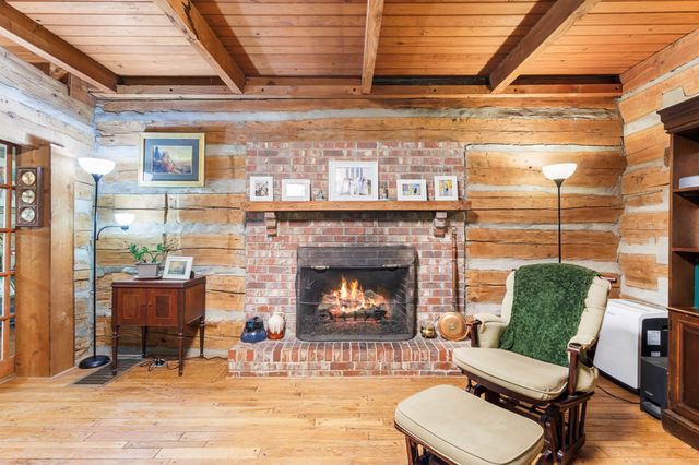 460 Seven Springs Rd, Clarksville, TN 37043