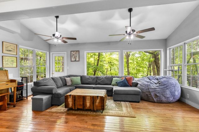460 Seven Springs Rd, Clarksville, TN 37043