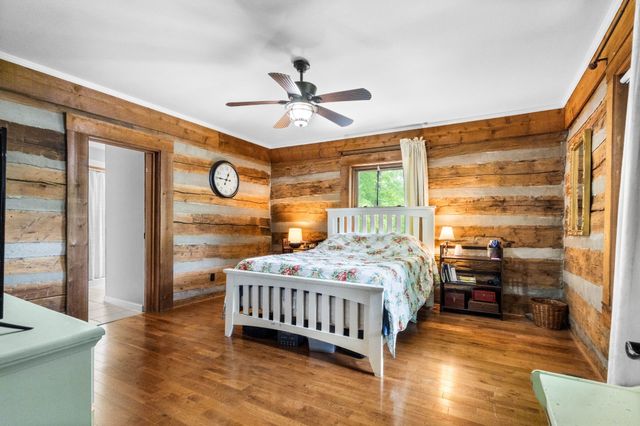 460 Seven Springs Rd, Clarksville, TN 37043
