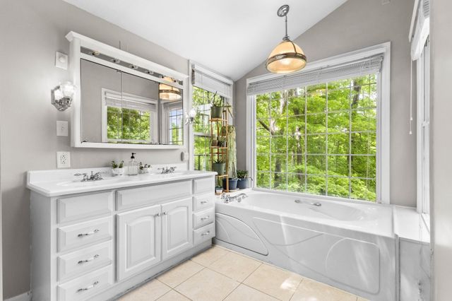 460 Seven Springs Rd, Clarksville, TN 37043