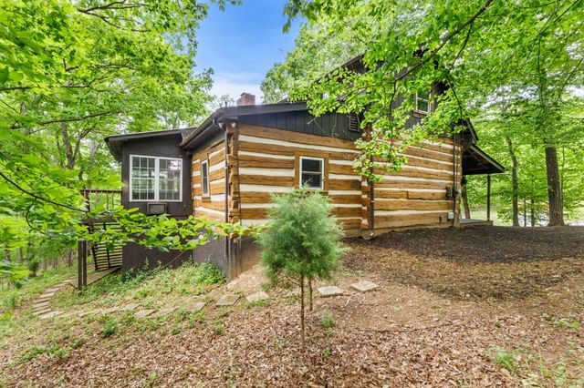 460 Seven Springs Rd, Clarksville, TN 37043