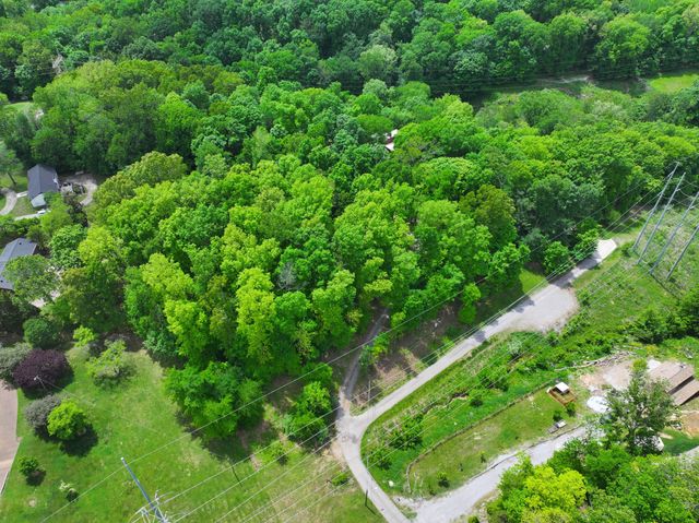 460 Seven Springs Rd, Clarksville, TN 37043