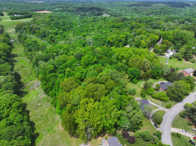460 Seven Springs Rd, Clarksville, TN 37043