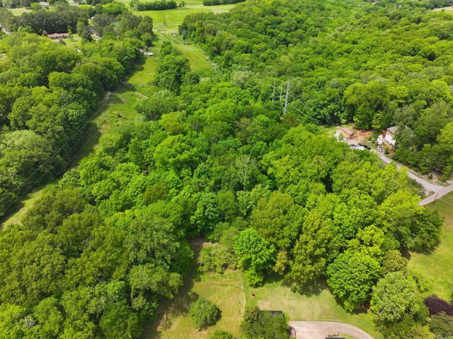 460 Seven Springs Rd, Clarksville, TN 37043