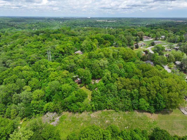460 Seven Springs Rd, Clarksville, TN 37043