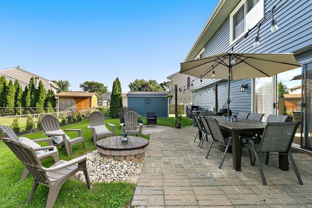 17 Joslyn Drive, Elgin, IL 60120
